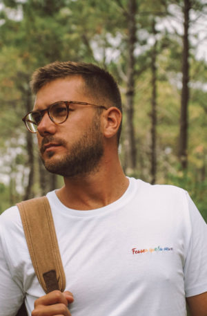 tee shirt blanc homme gay