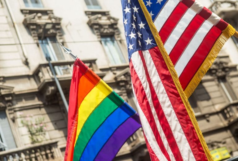 Coup de tonnerre aux USA : l’Utah interdit l’accès aux soins liés aux transitions de genres pour les enfants 
