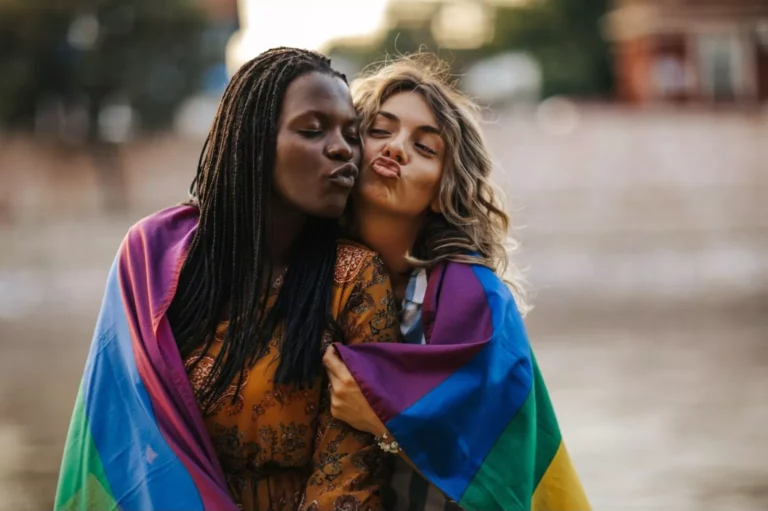 Top 6 des séries lesbiennes sur Netflix pour les LGBT+
