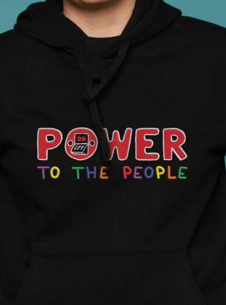 sweat-a-capuche-power-to-the-people-noir-zoom-lgbt-pheros