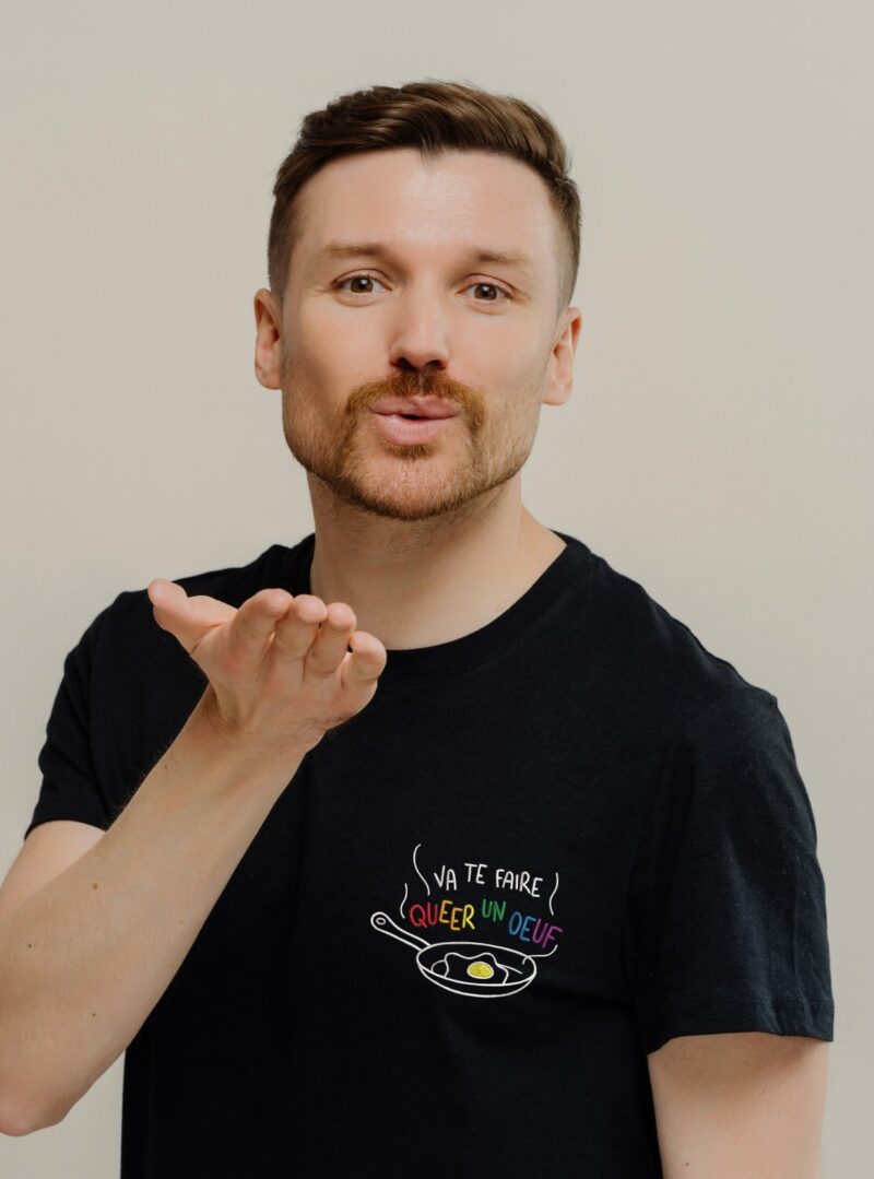 tshirt-va-te-faire-queer-un-oeuf-boutique-min tshirt-va-te-faire-queer-un-oeuf-boutique-min