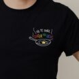 tshirt-va-te-faire-queer-un-oeuf-zoom-min