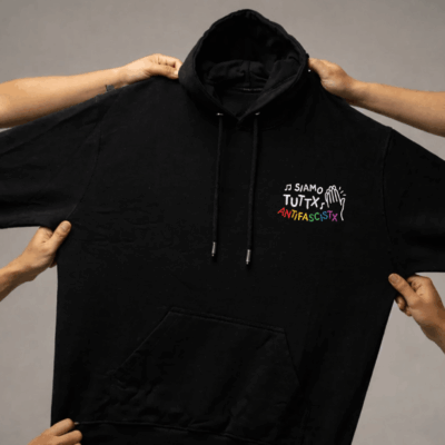 Sweat &agrave; capuche Siamo TuttX AntifascistX 👏
