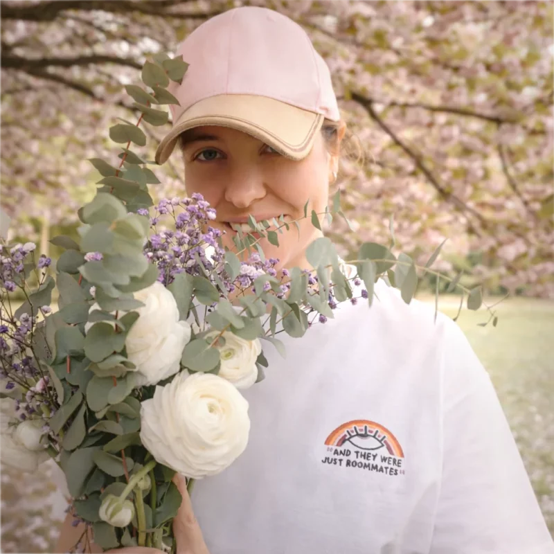 Sapphic-Oeil-White-Bouquet