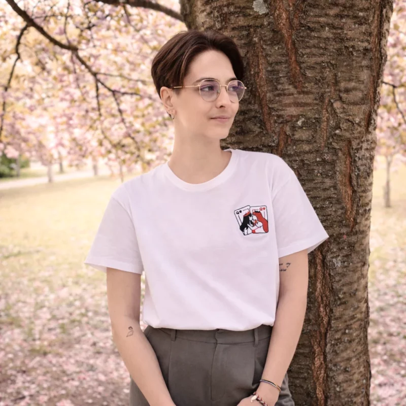 Sapphic-Queen-White-Solo