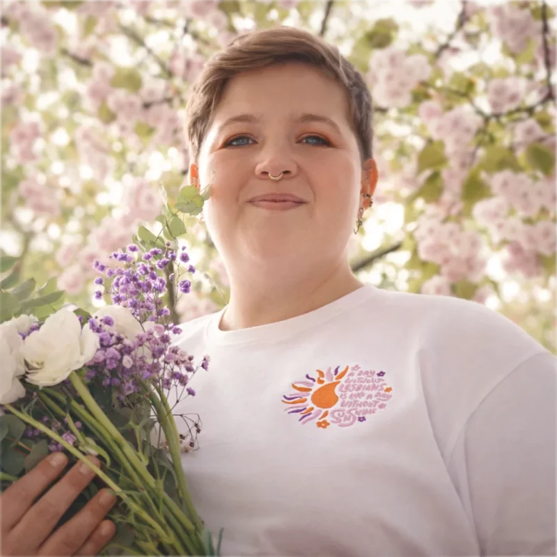 Sapphic-Soleil-White-Fleurs