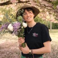 Sapphic-WLW-Black-Flower