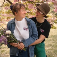 Sapphic-WLW-Duo-Flower