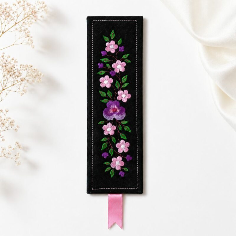 Sapphic_Cadeau-Marque-Page-Noir